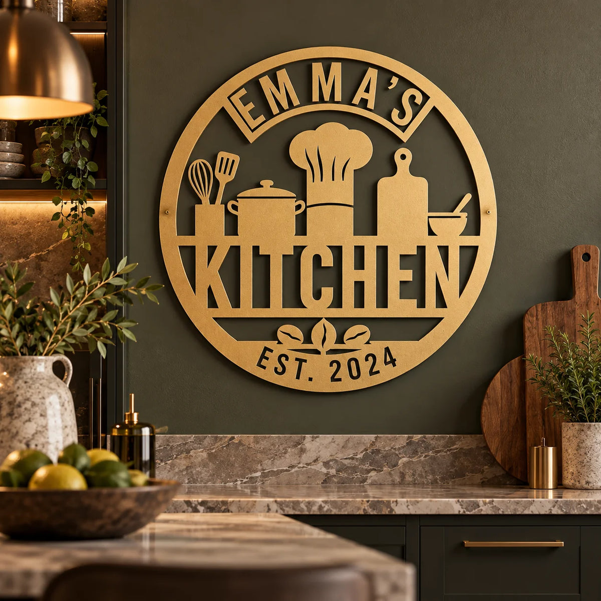 Personalized round kitchen metal sign – Gold on a dark green kitchen wall
